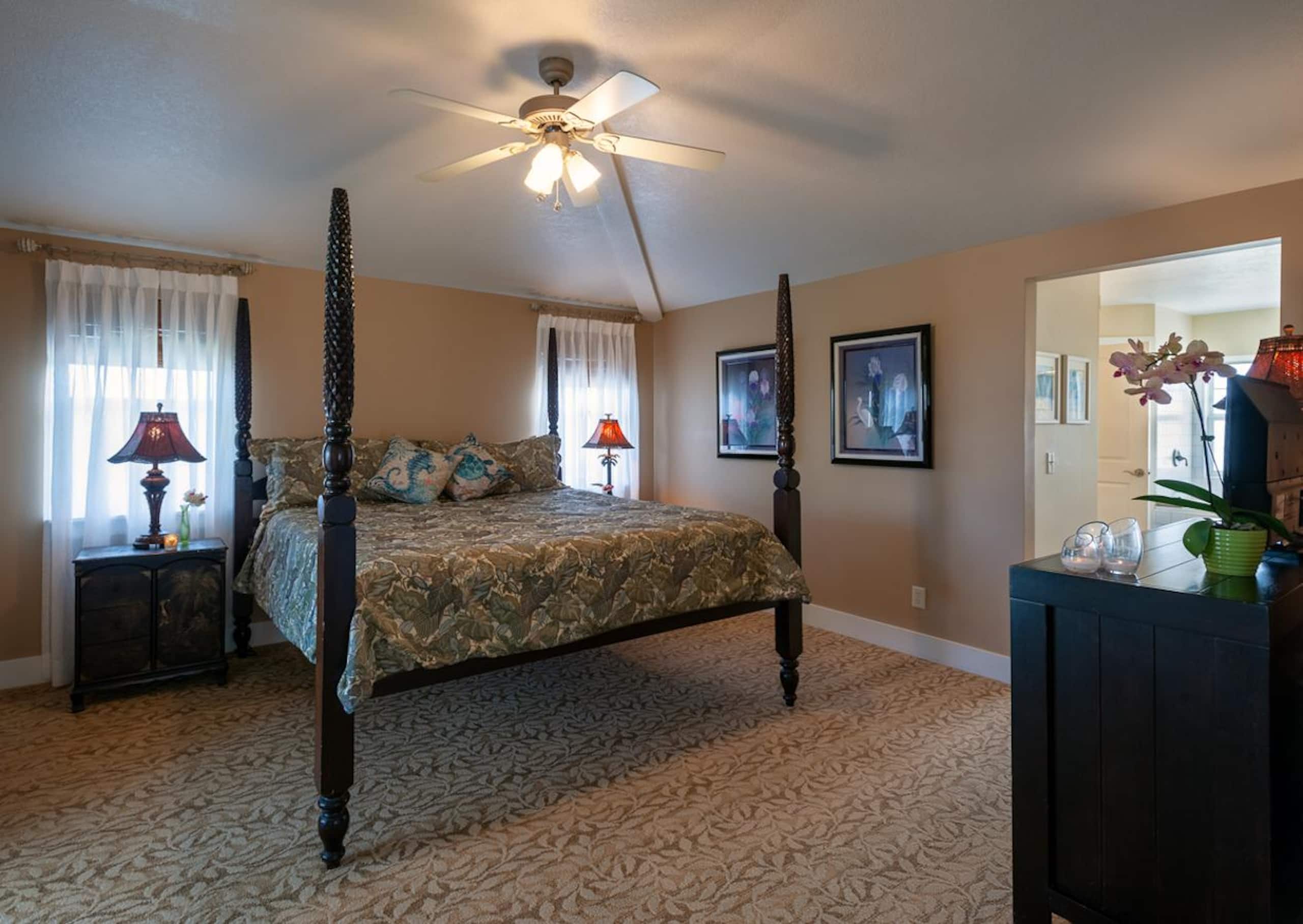 Condo in Princeville · ★4.73 · 3 bedrooms · 4 beds · 3 private baths - Image 3