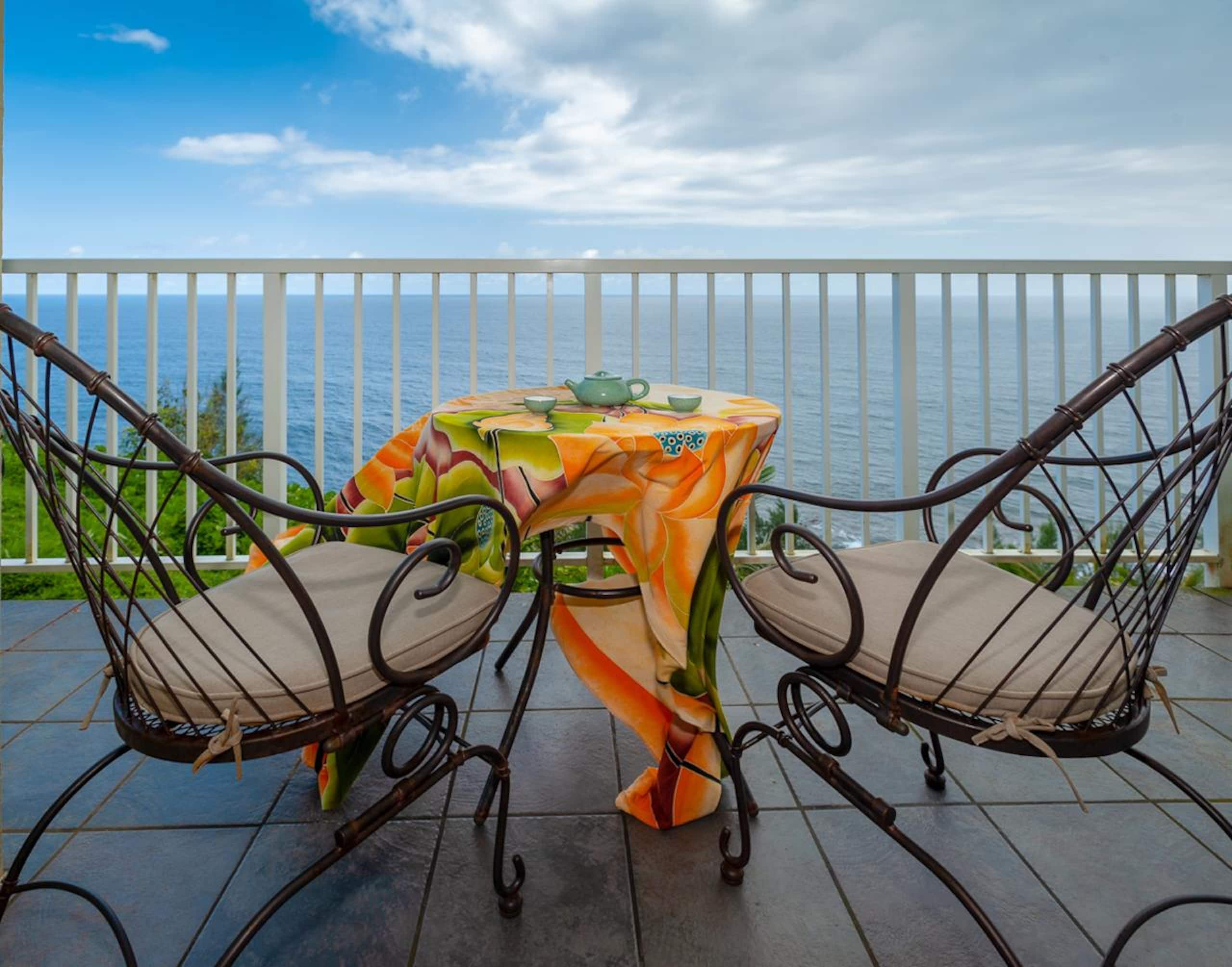Condo in Princeville · ★4.65 · 2 bedrooms · 3 beds · 2 private baths - Image 7