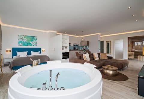 Beliebte Airbnb-Anzeige: Luxury spa penthouse Schlossoase in Göhren Lebbin