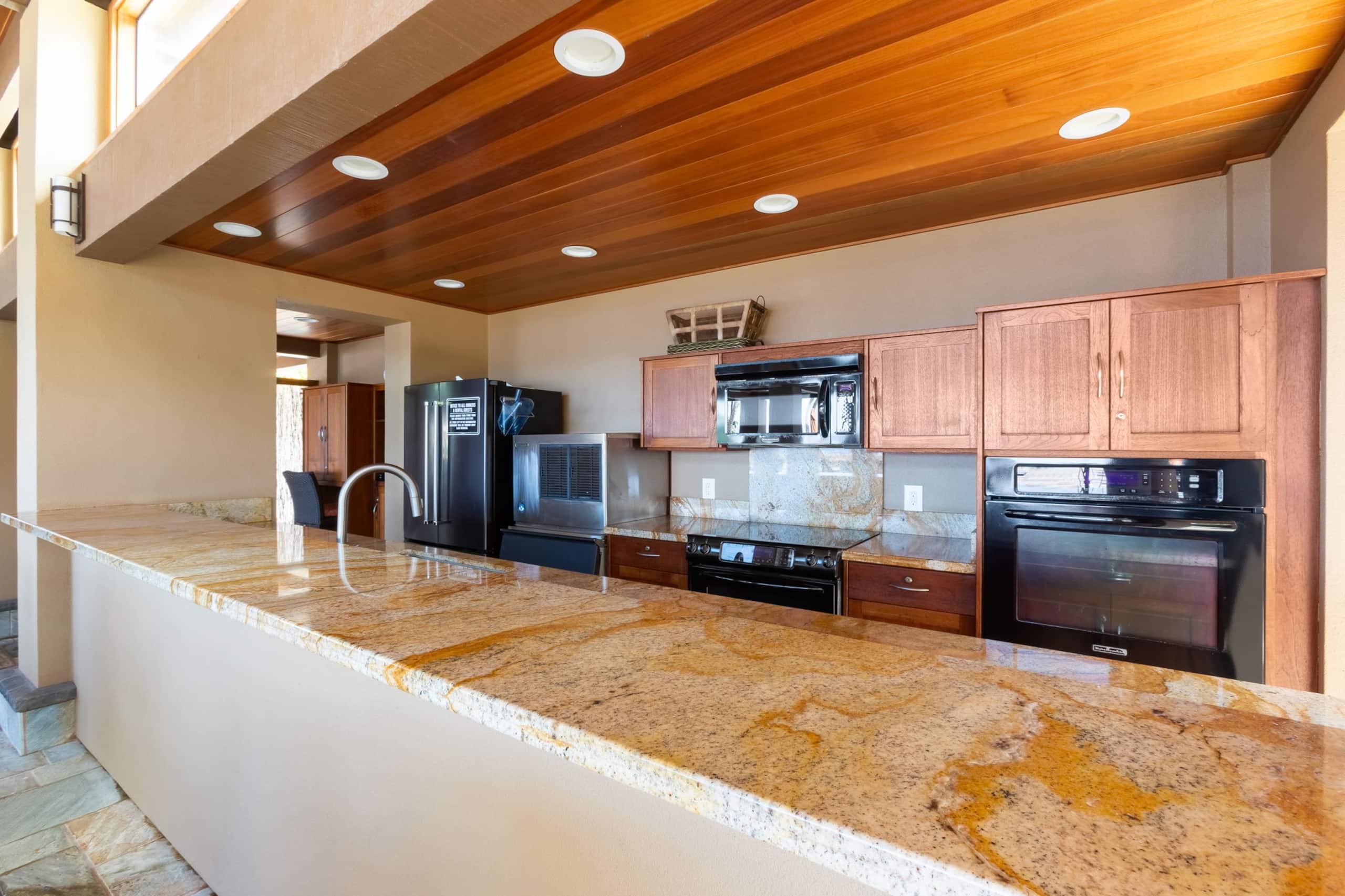 Condo in Kihei · ★4.93 · 2 bedrooms · 3 beds · 2 baths - Image 36
