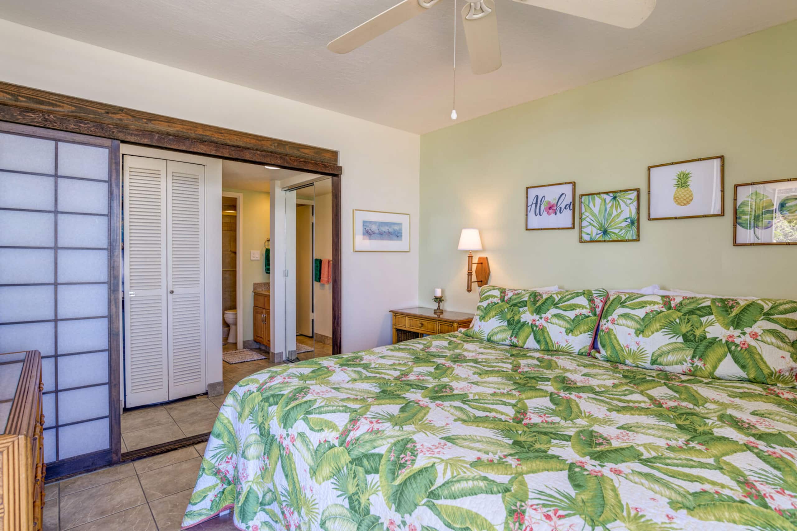 Condo in Lahaina · ★4.76 · 1 bedroom · 2 beds · 1 private bath - Image 18