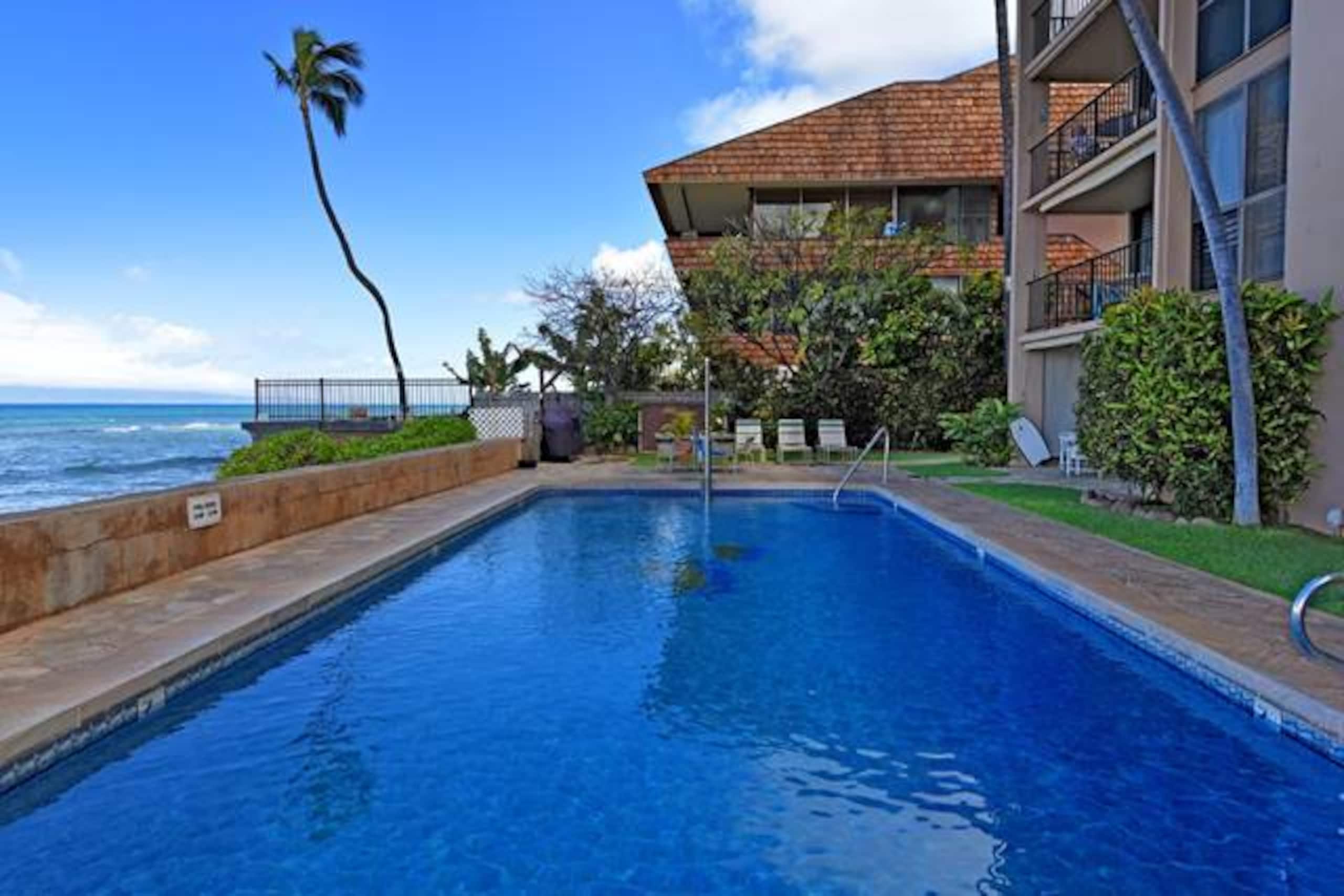 Condo in Lahaina · ★4.76 · 1 bedroom · 2 beds · 1 private bath - Image 27