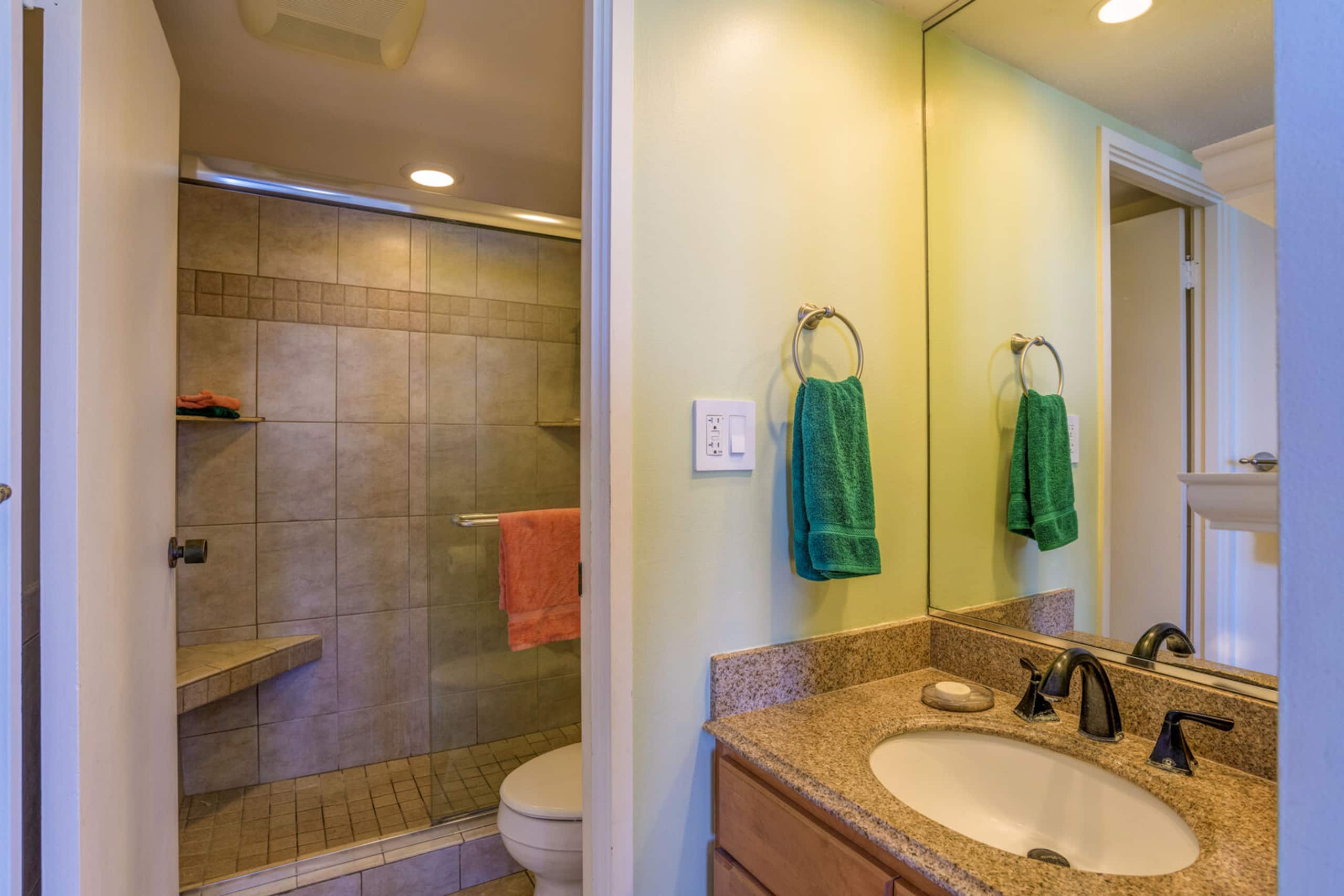 Condo in Lahaina · ★4.76 · 1 bedroom · 2 beds · 1 private bath - Image 19