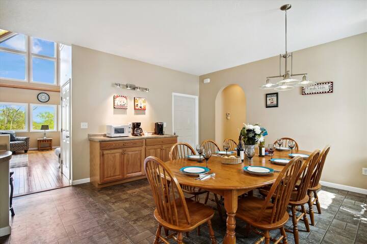 10 MIN to DT, 15 MIN to Biltmore, Fire pit, View gallery image 3