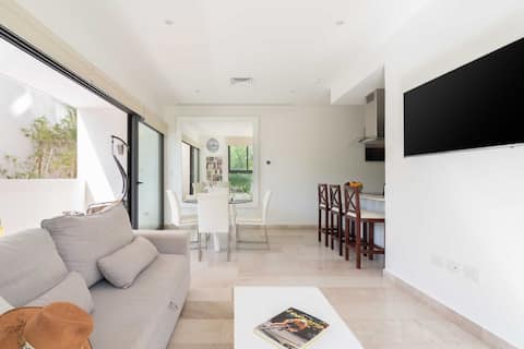 Popular Airbnb listing: Mexication | Rooftop Pool+Hot Tubs Near Mamitas in Solidaridad