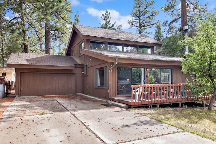 3br/2ba Lakefront Chalet | Fenced Yard + Bbq - Big Bear Lake, CA