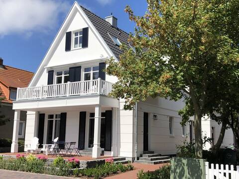 Charlotte Große exklusive Wohnung mit Balkon
