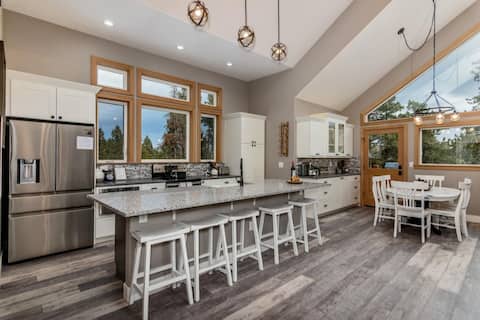 Little Creek | Near Red Rocks | Cozy Mountain Retr