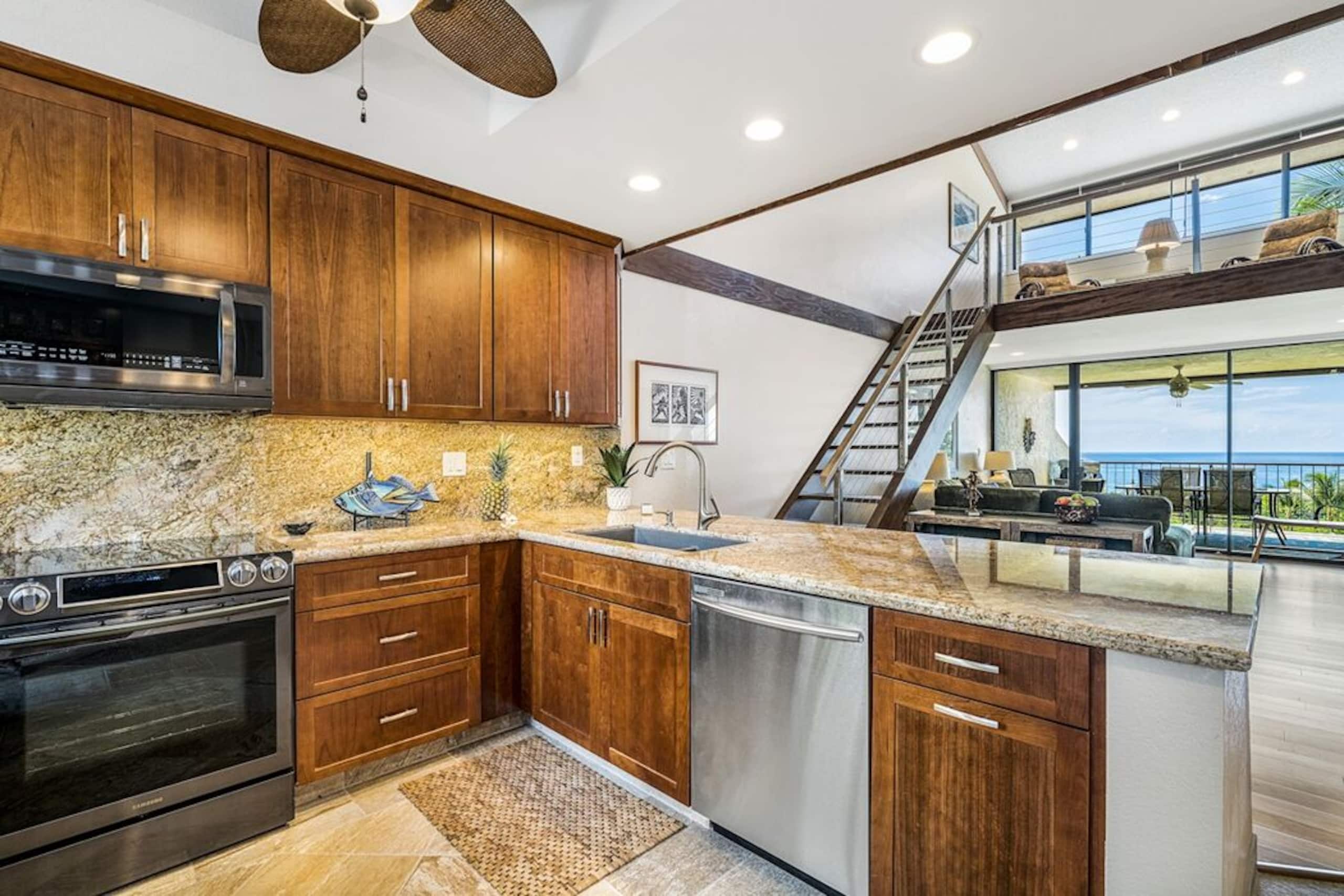 Condo in Kailua-Kona · ★4.73 · 3 bedrooms · 3 beds · 3 baths - Image 2