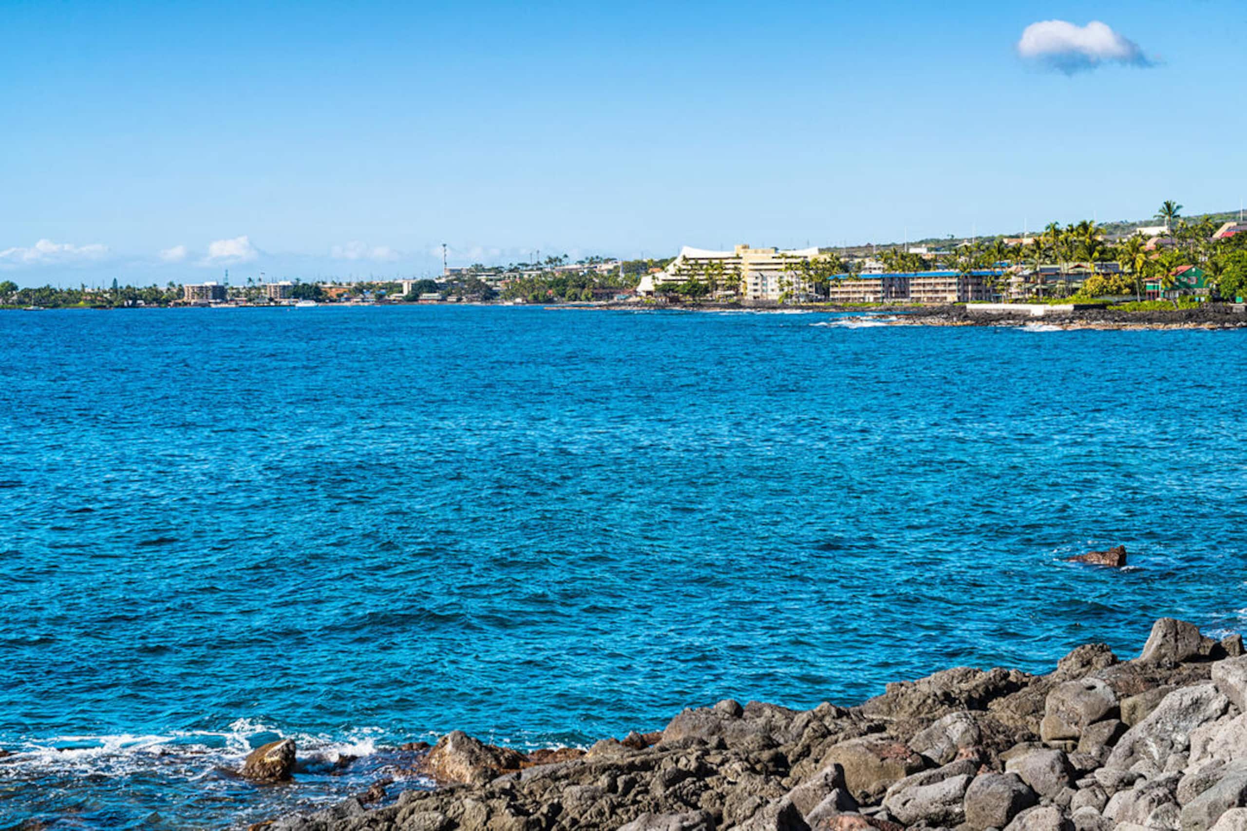 Condo in Kailua-Kona · ★5.0 · 2 bedrooms · 2 beds · 2 baths - Image 2