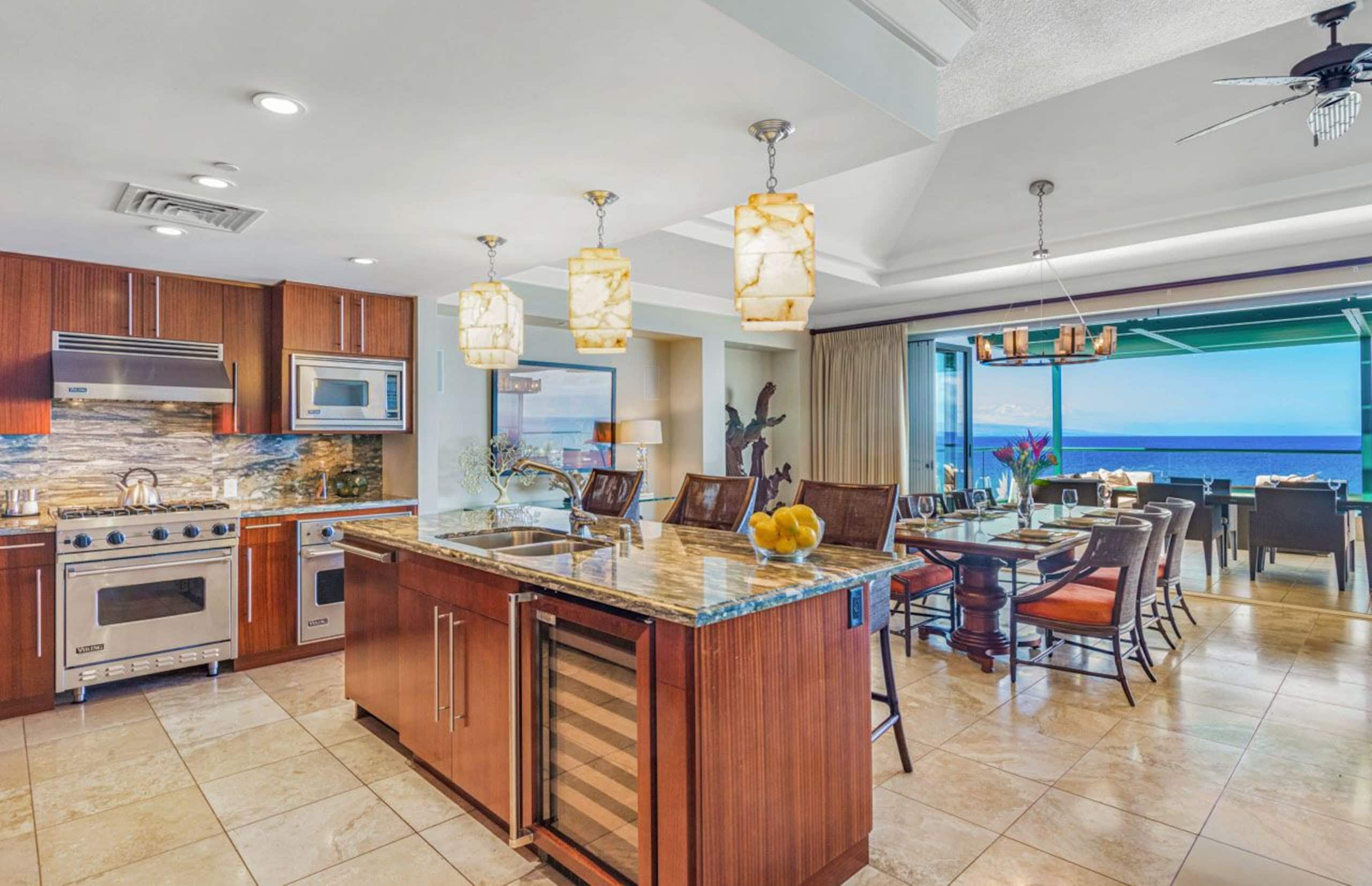 Condo in Lahaina · ★4.67 · 3 bedrooms · 4 beds · 3.5 baths - Image 8