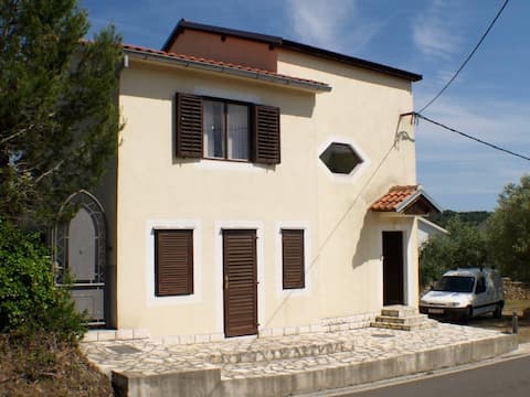 Holiday Home 4572-1 for 7+1 Pers. in Kukljica
