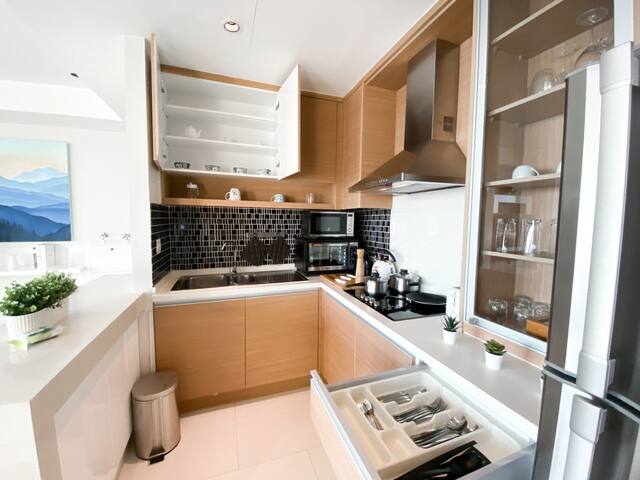 Near BTS • Large 110sqm • Sky View • By Sontana gallery image 3