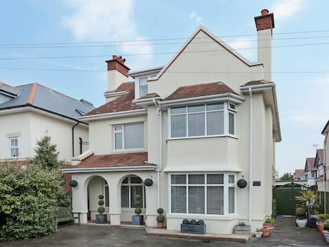 Stourcliffe House
