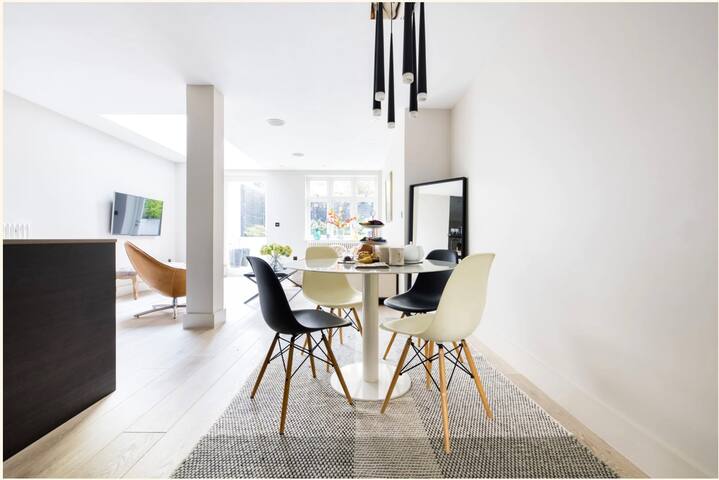 Garden 2 bed Hampstead-by Out of Office Lifestyle gallery image 4