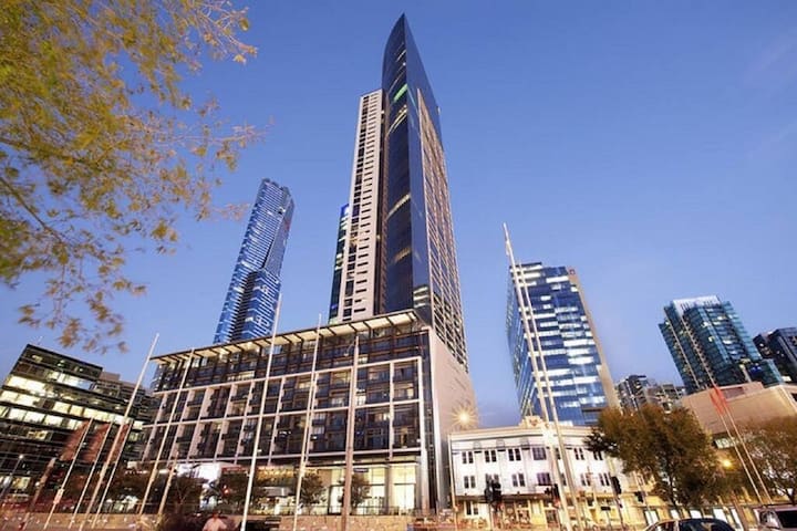 Corporate Keys Furnished Apartment & Serviced Accommodation managed Airbnb listing 2