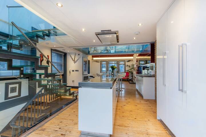 Penthouse with Rooftop Overlooking British Museum gallery image 3