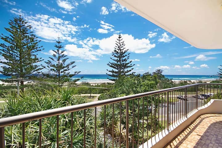 Porta Pacifique 10 - Beachfront Bilinga! - Coolangatta