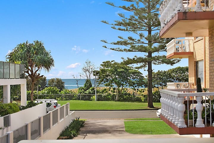 Sunrise Court 3 - Bilinga/ North Kirra Beachfront - Coolangatta