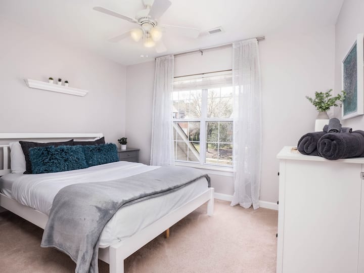 Queen Bedroom 2 - Plenty of Storage in Closet and Dresser.