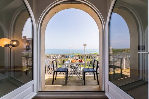 Balea Keyweek Seafront Duplex Apartment with