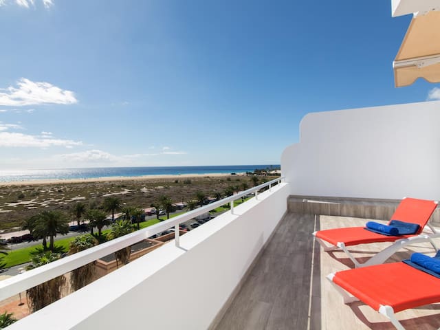 Plus Villas Lanzarote managed Airbnb listing 2