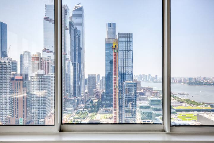 Blueground | Hell’s Kitchen, pool, nr Times Sq gallery image 4