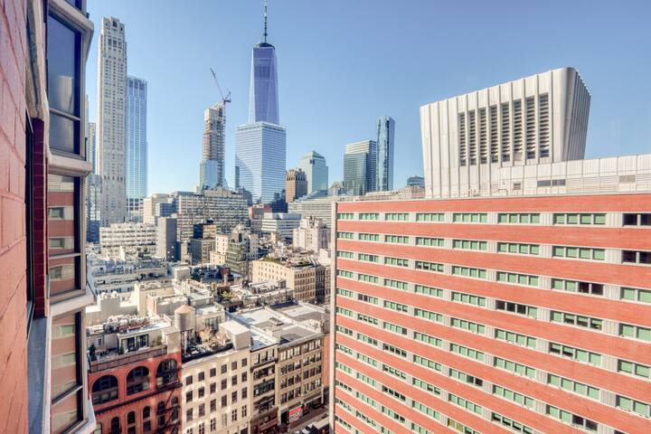 Blueground | Tribeca, great views & indoor pool gallery image 5