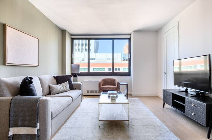 Blueground | Tribeca, great views & indoor pool gallery image 2