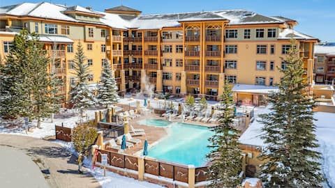 Sundial 1BR, private patio, outdoor pool/hot tubs