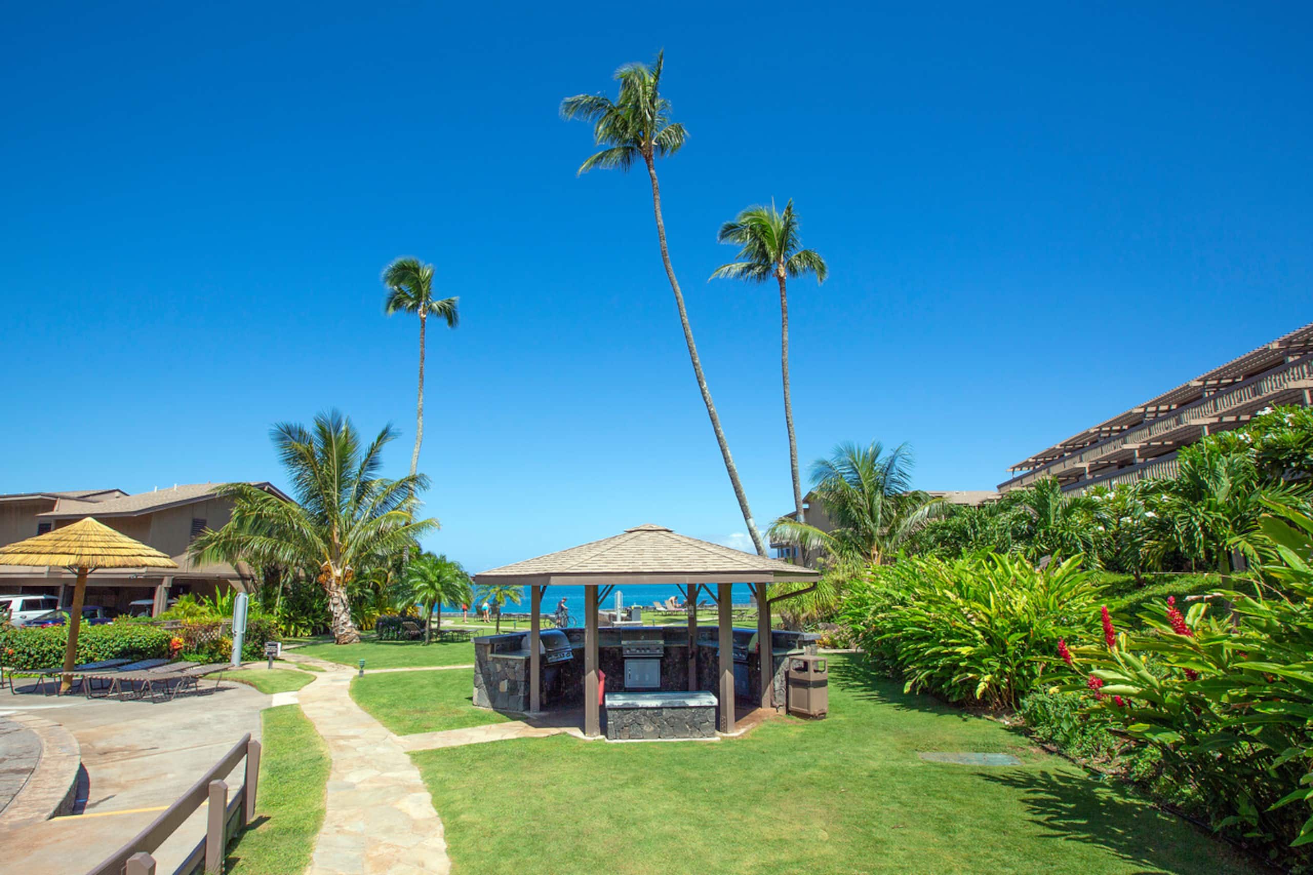 Condo in Lahaina · ★4.0 · 2 bedrooms · 4 beds · 2.5 baths - Image 44