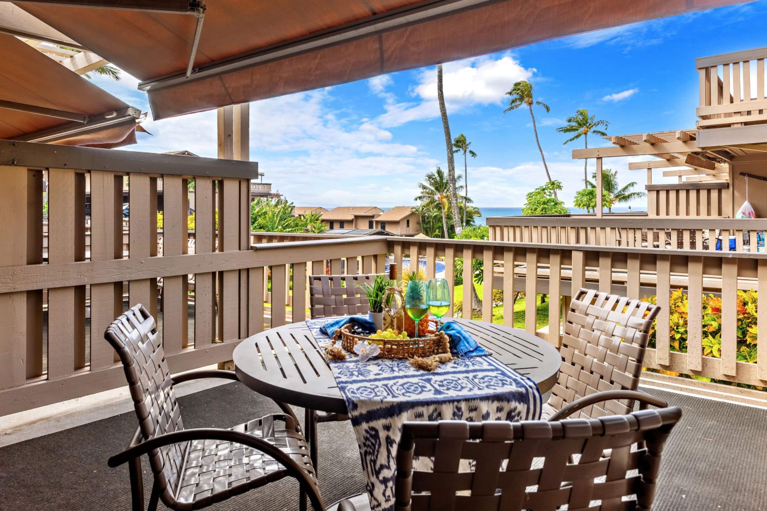 Condo in Lahaina · ★4.0 · 2 bedrooms · 4 beds · 2.5 baths - Image 1