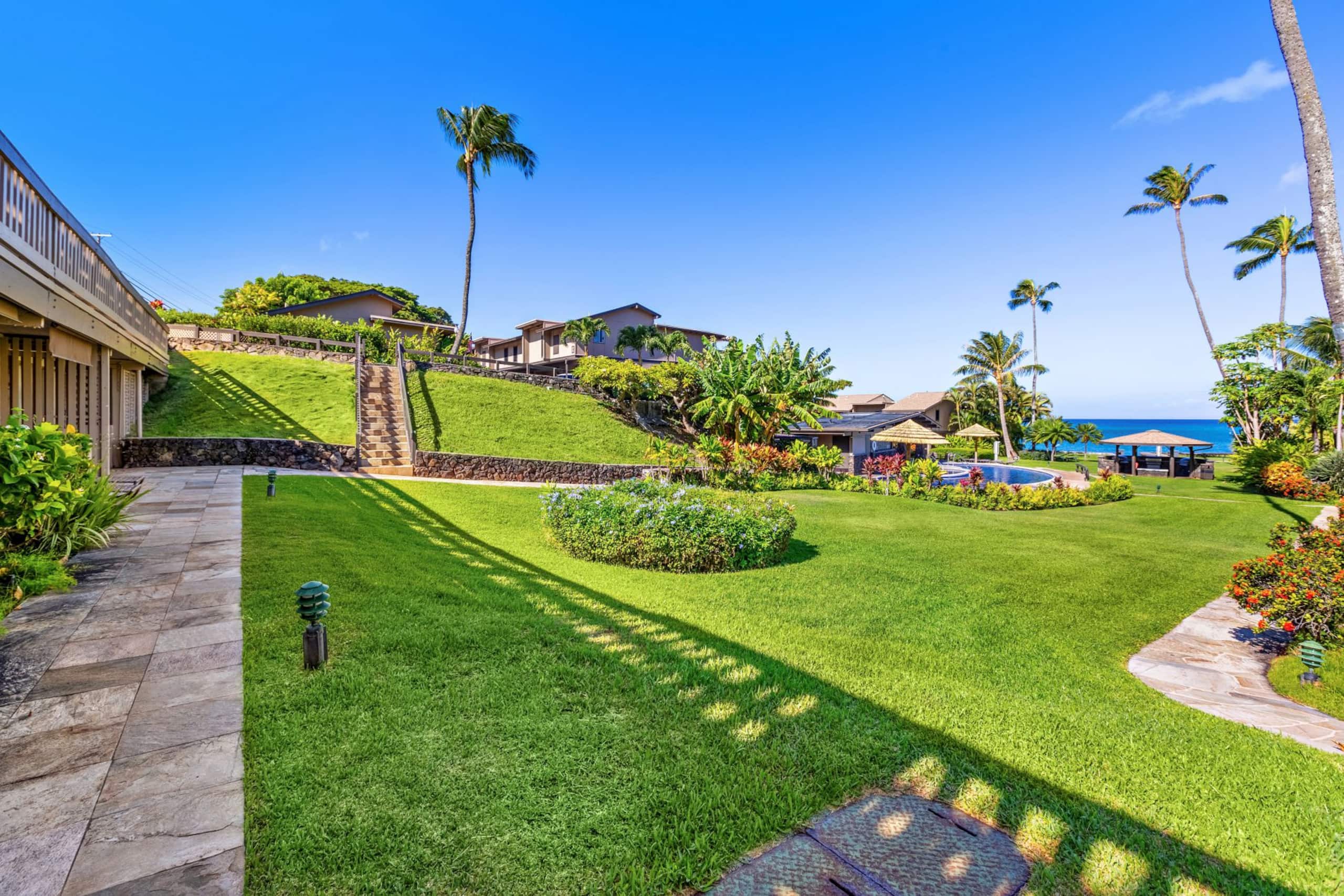 Condo in Lahaina · ★4.0 · 2 bedrooms · 4 beds · 2.5 baths - Image 60