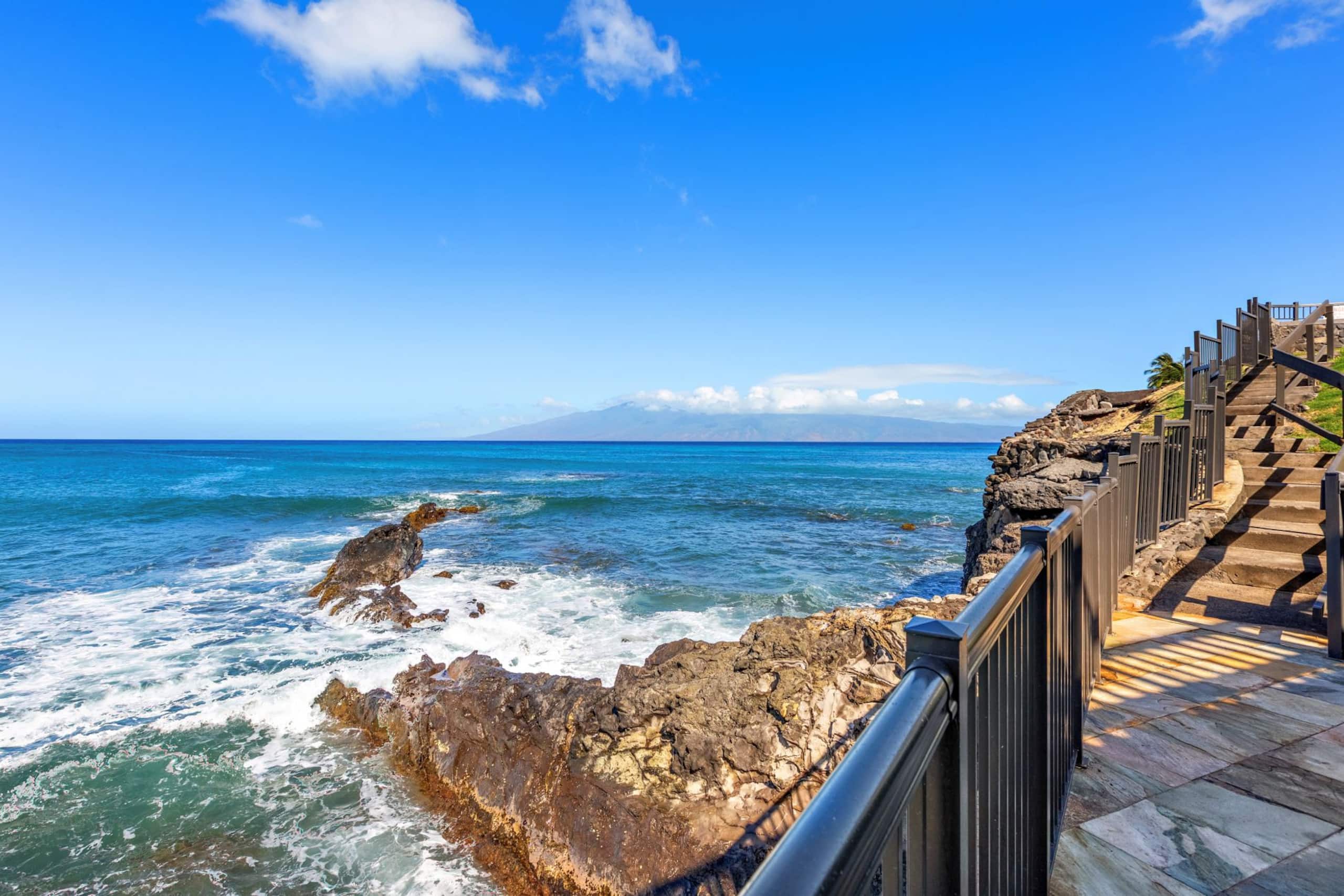 Condo in Lahaina · ★4.0 · 2 bedrooms · 4 beds · 2.5 baths - Image 57