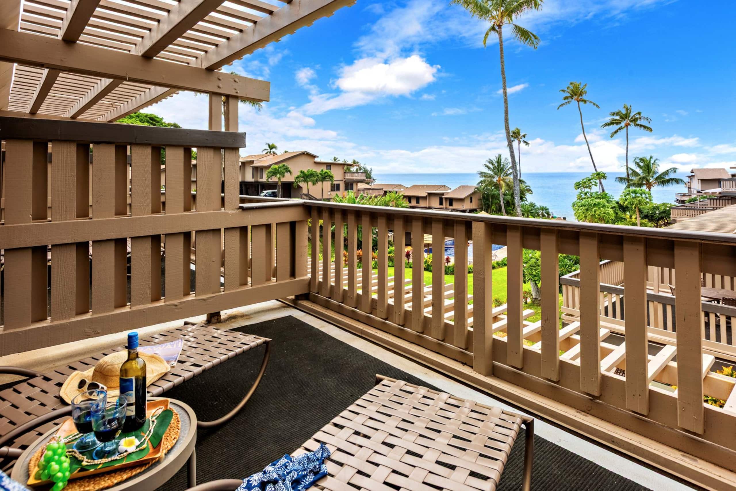 Condo in Lahaina · ★4.0 · 2 bedrooms · 4 beds · 2.5 baths - Image 33