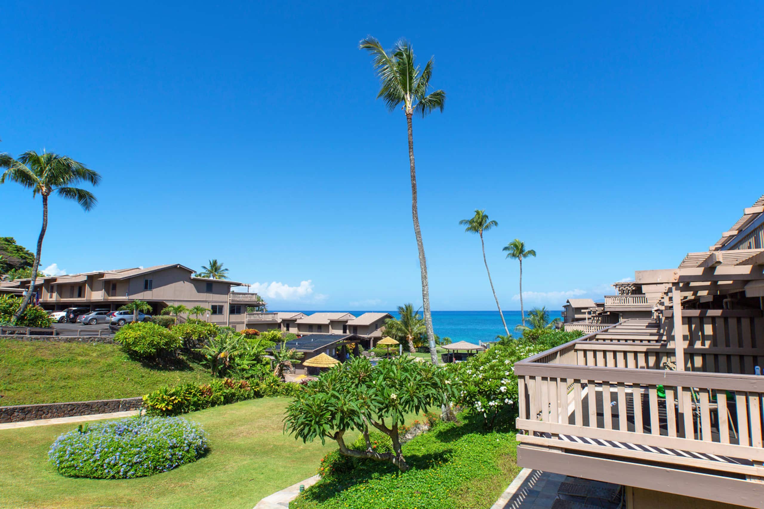 Condo in Lahaina · ★4.0 · 2 bedrooms · 4 beds · 2.5 baths - Image 36