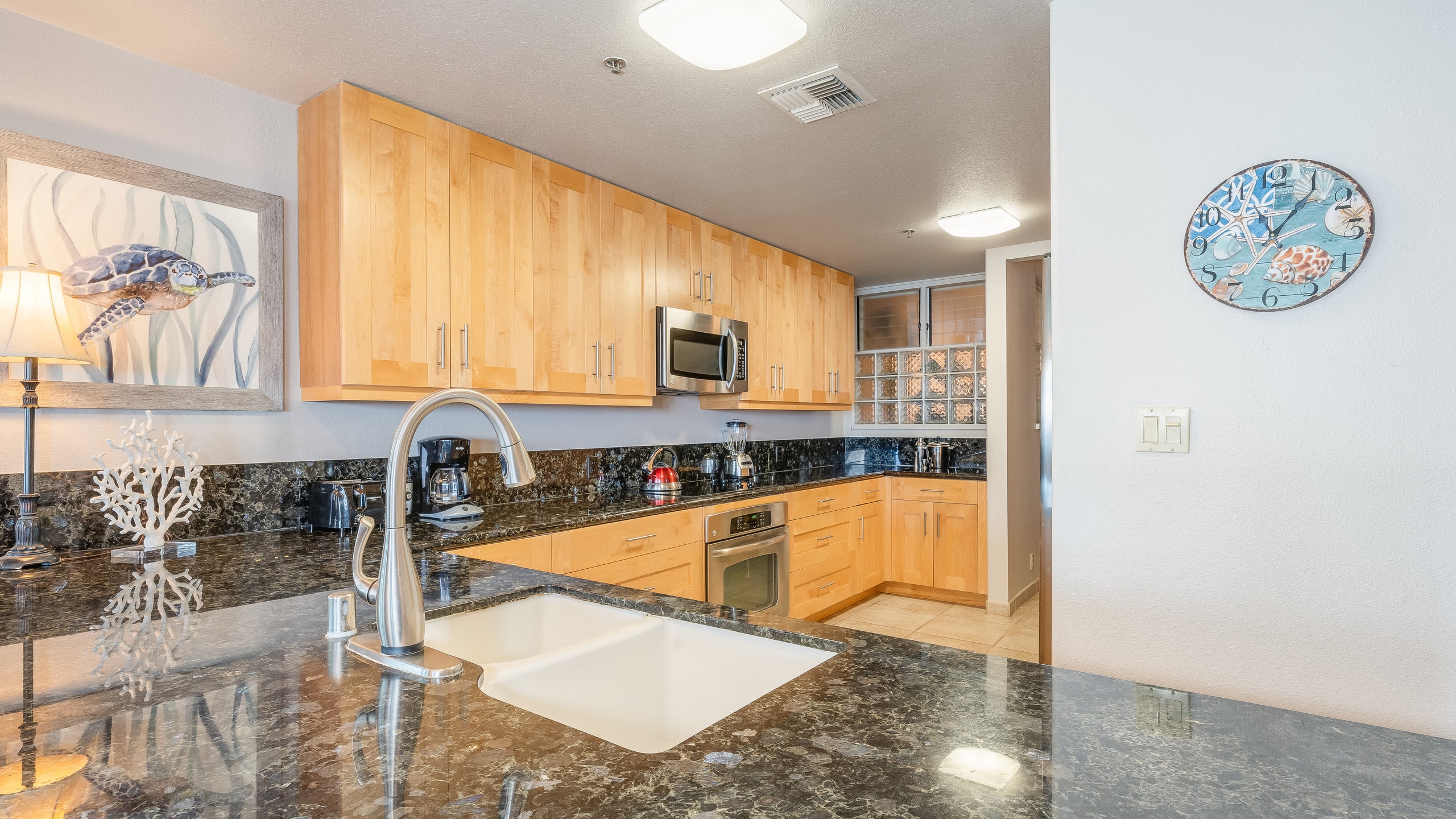 Condo in Lahaina · ★4.9 · 2 bedrooms · 4 beds · 2 baths - Image 20