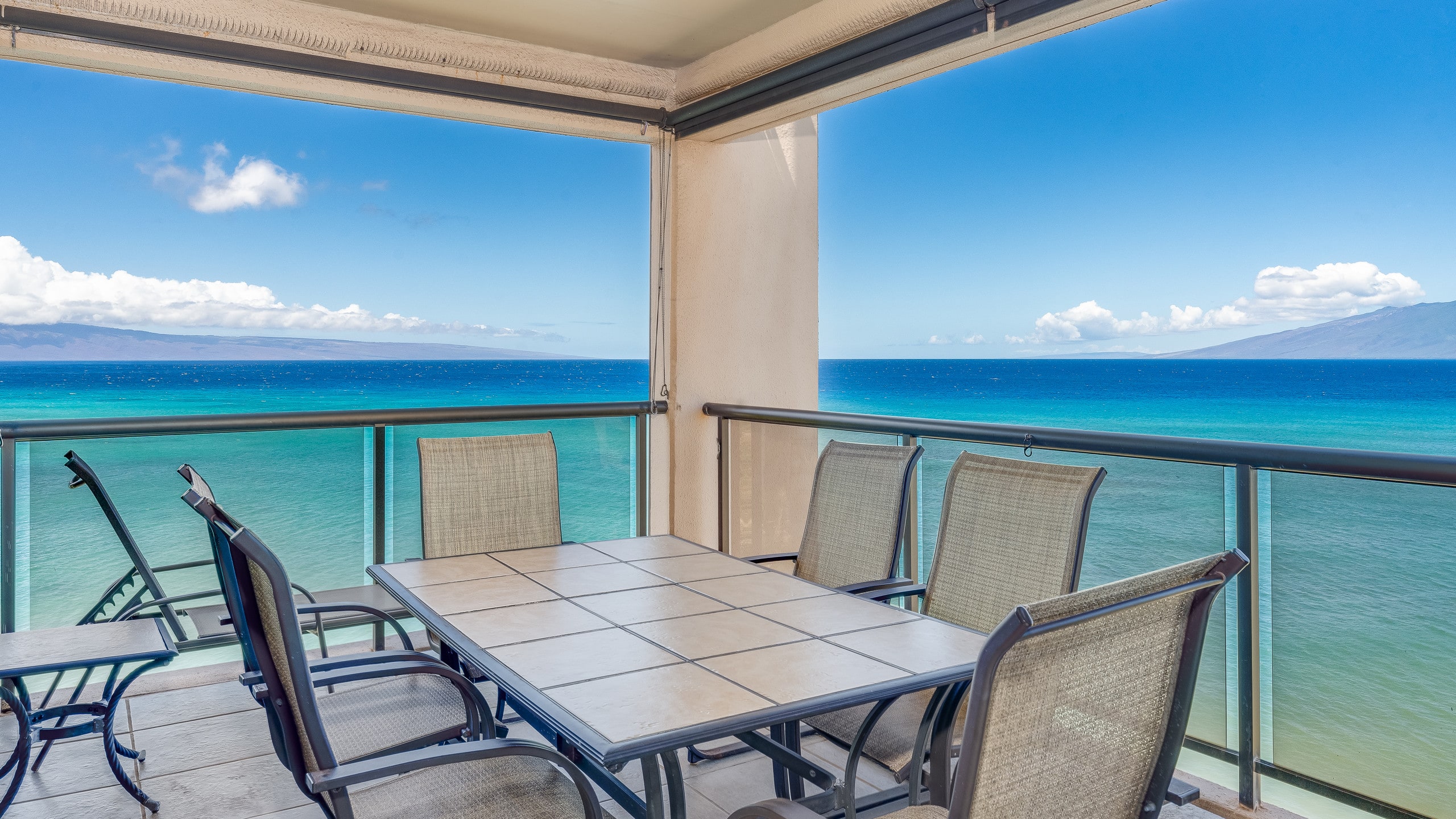 Condo in Lahaina · ★4.9 · 2 bedrooms · 4 beds · 2 baths - Image 11