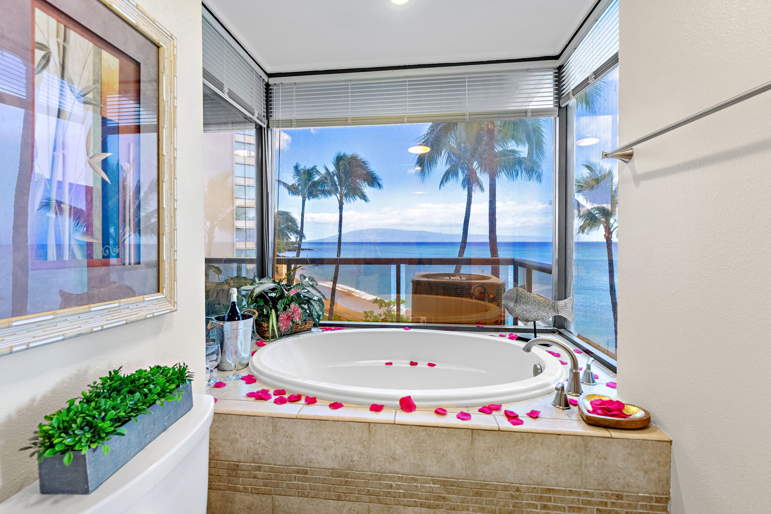 Condo in Lahaina · ★4.86 · 2 bedrooms · 4 beds · 2 baths - Image 28