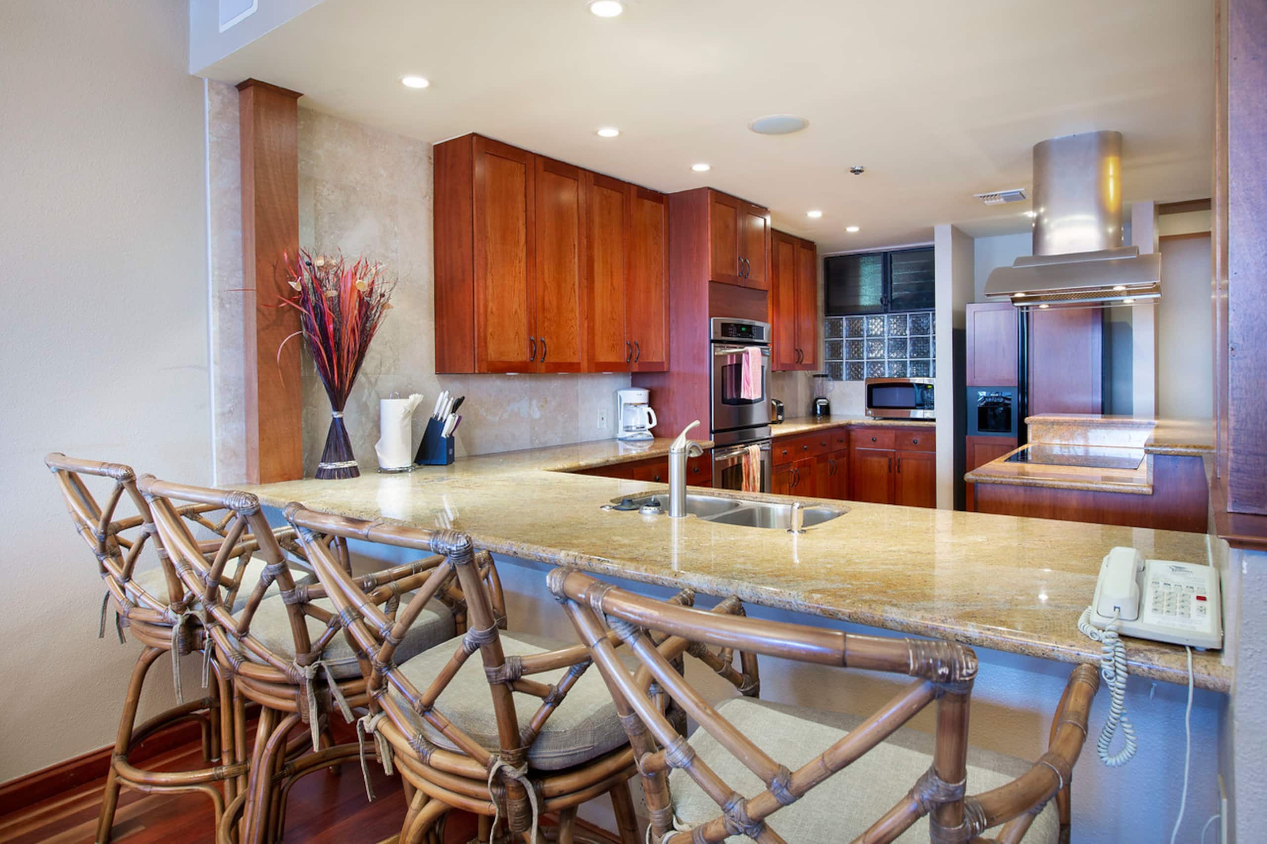 Condo in Lahaina · ★5.0 · 2 bedrooms · 3 beds · 2 baths - Image 6