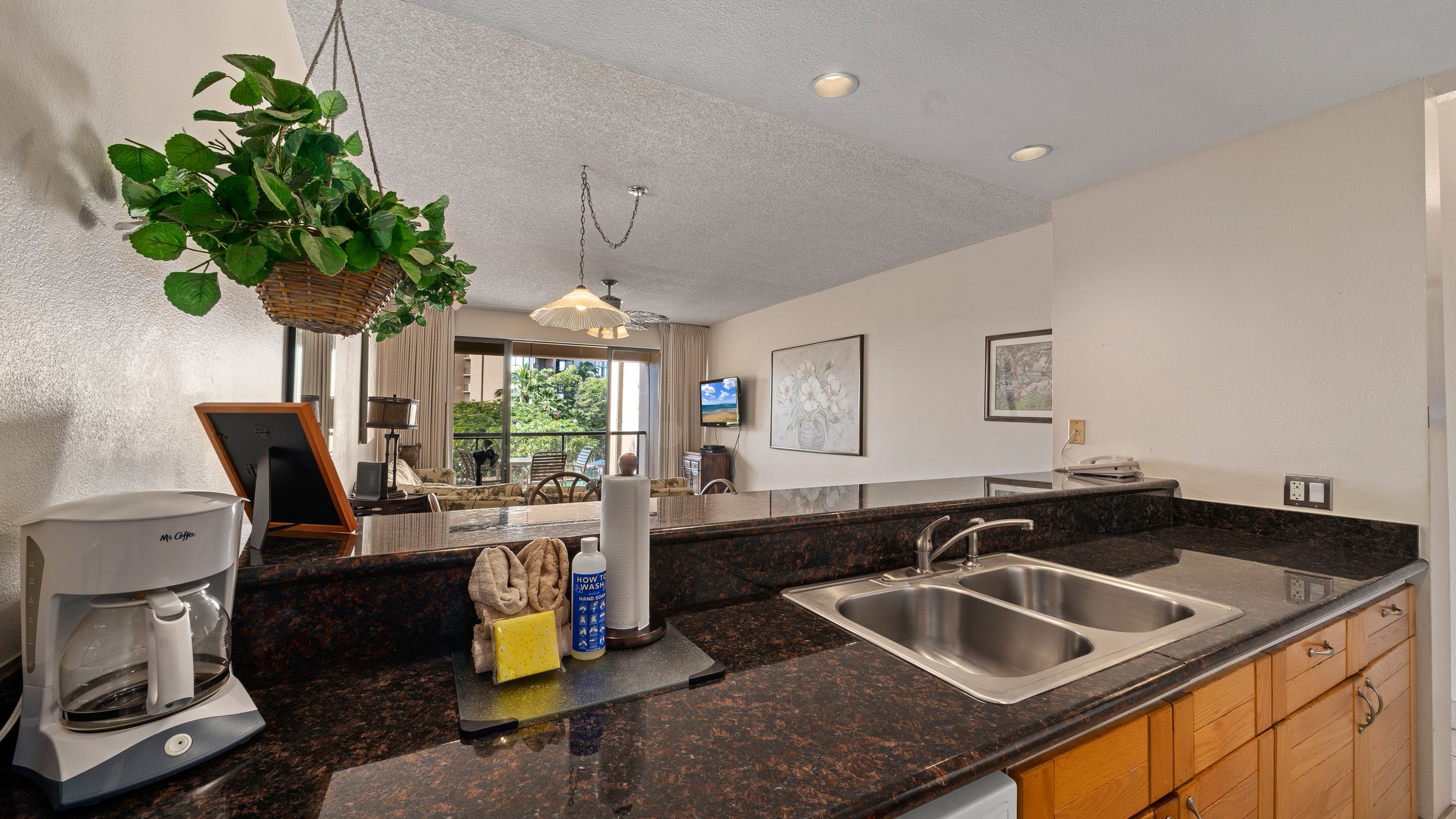 Condo in Lahaina · ★4.53 · 1 bedroom · 2 beds · 2 private baths - Image 13