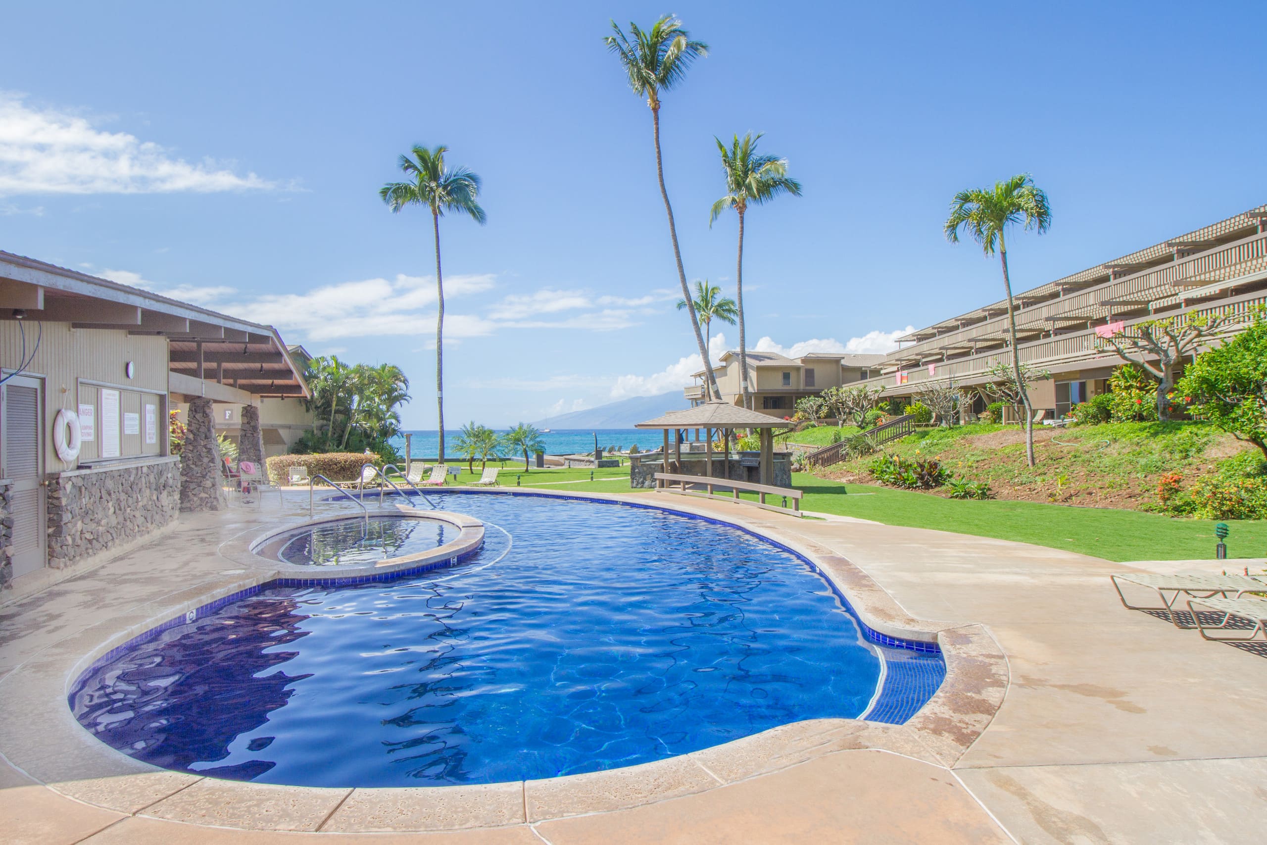 Condo in Lahaina · ★4.6 · 2 bedrooms · 3 beds · 2 baths - Image 33