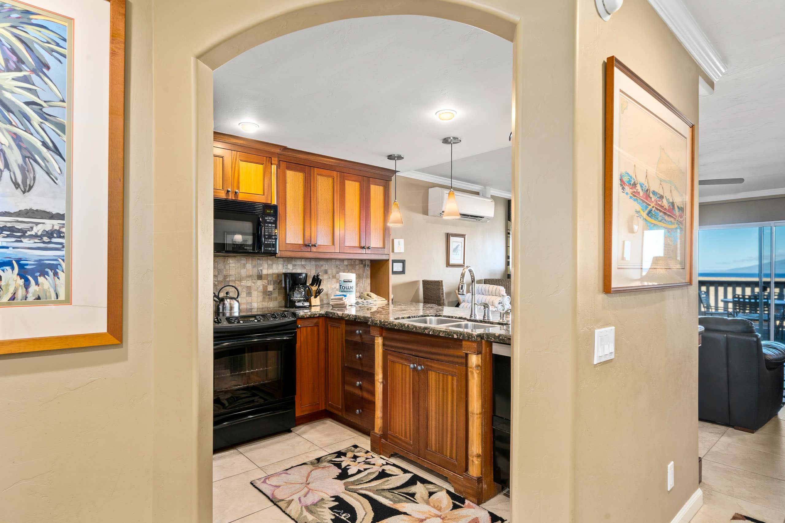 Condo in Lahaina · ★4.6 · 2 bedrooms · 3 beds · 2 baths - Image 5