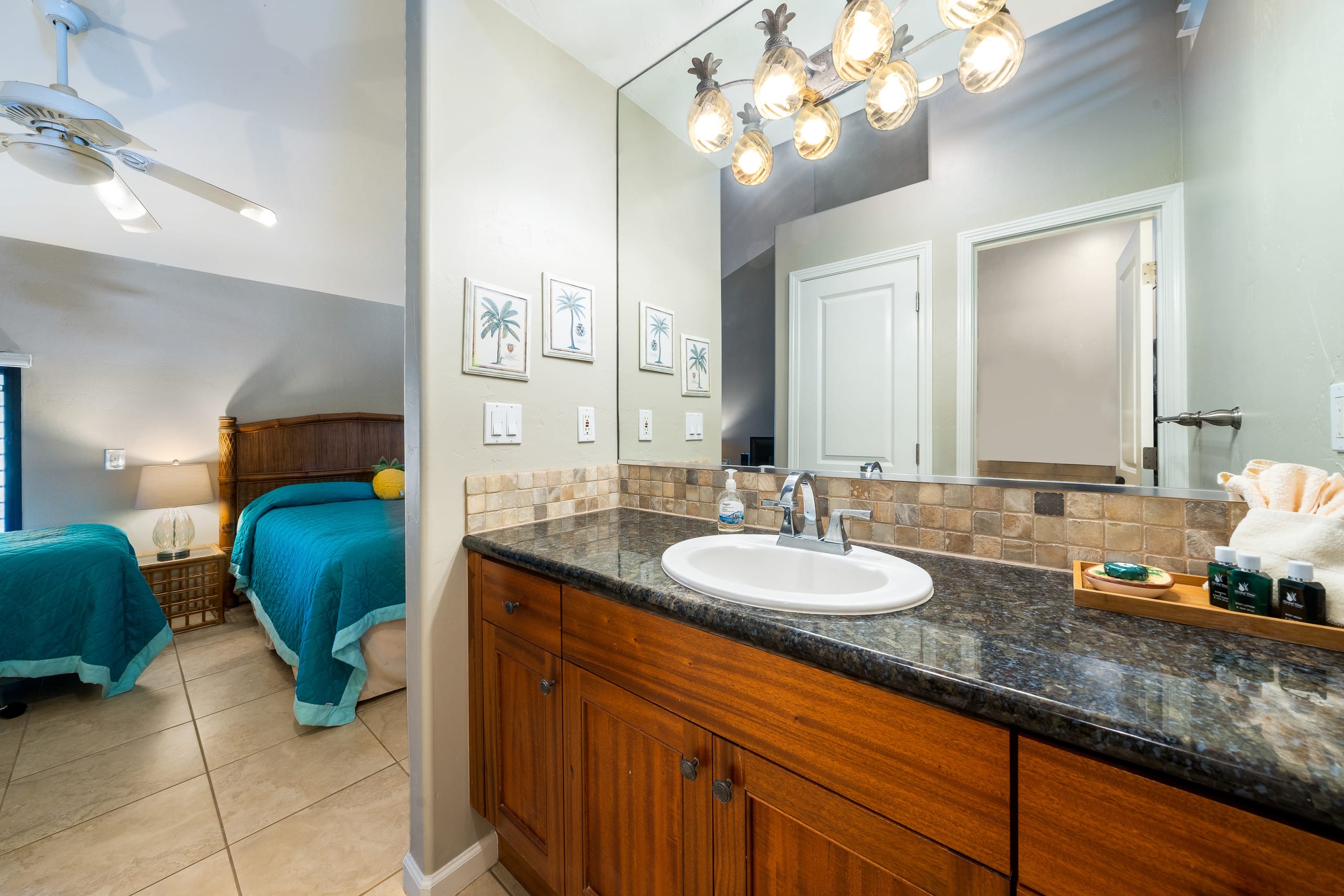 Condo in Lahaina · ★4.6 · 2 bedrooms · 3 beds · 2 baths - Image 11