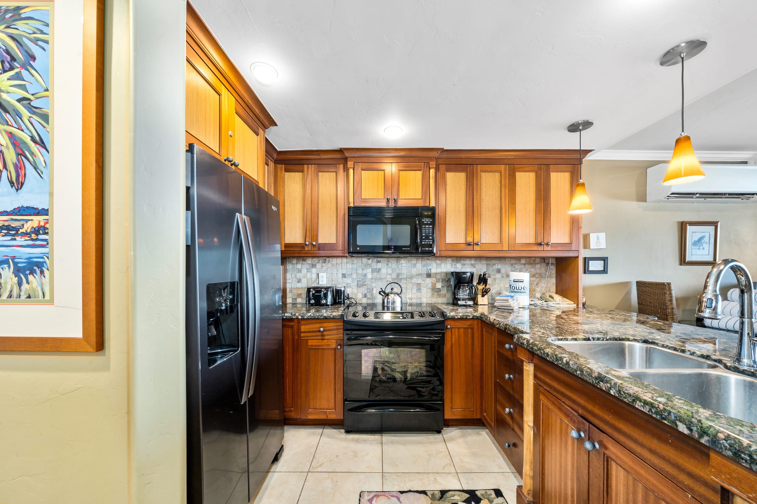 Condo in Lahaina · ★4.6 · 2 bedrooms · 3 beds · 2 baths - Image 13