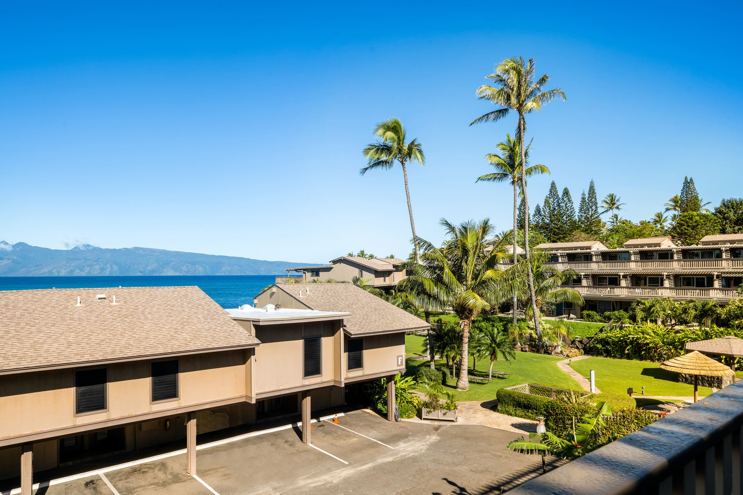 Condo in Lahaina · ★4.6 · 2 bedrooms · 3 beds · 2 baths - Image 12