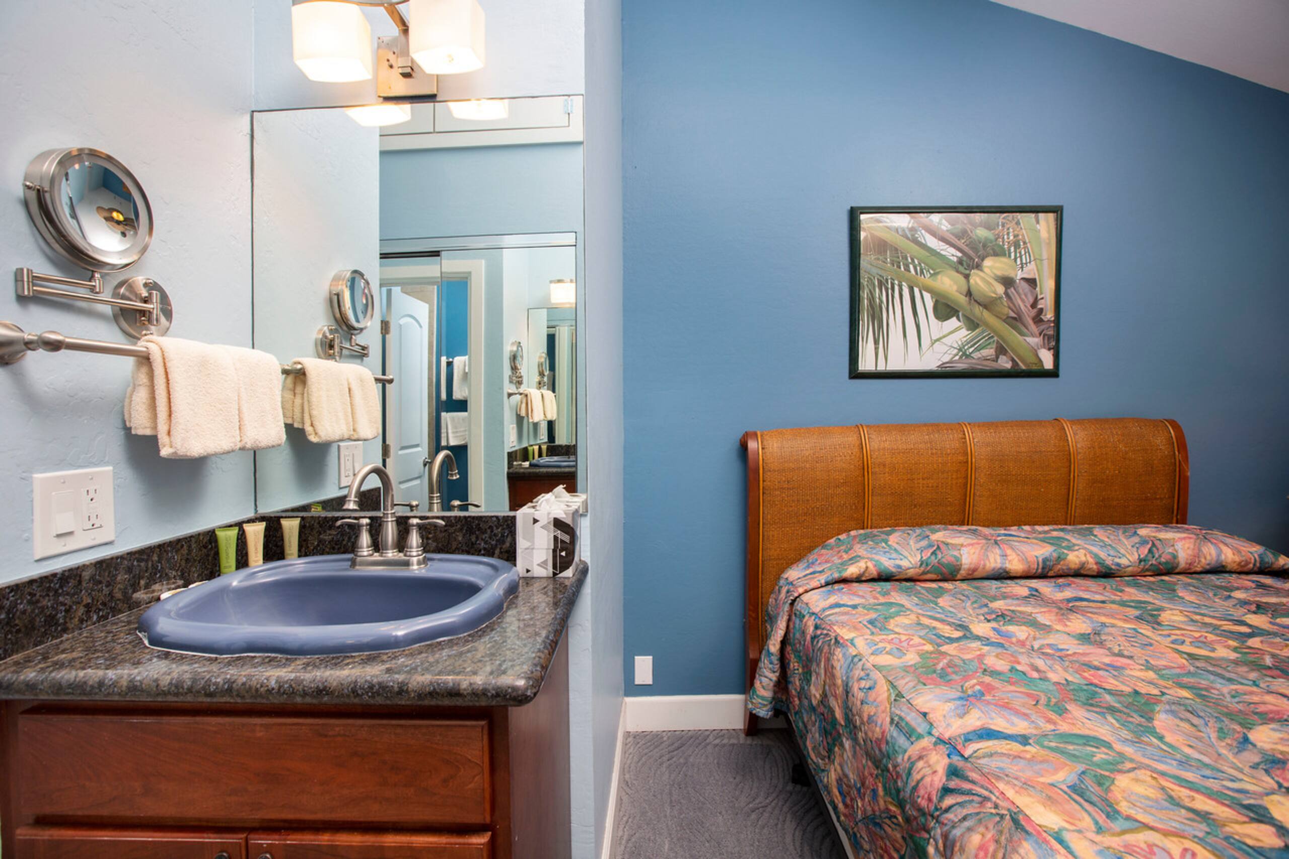 Condo in Lahaina · ★4.43 · 2 bedrooms · 4 beds · 2.5 private baths - Image 16