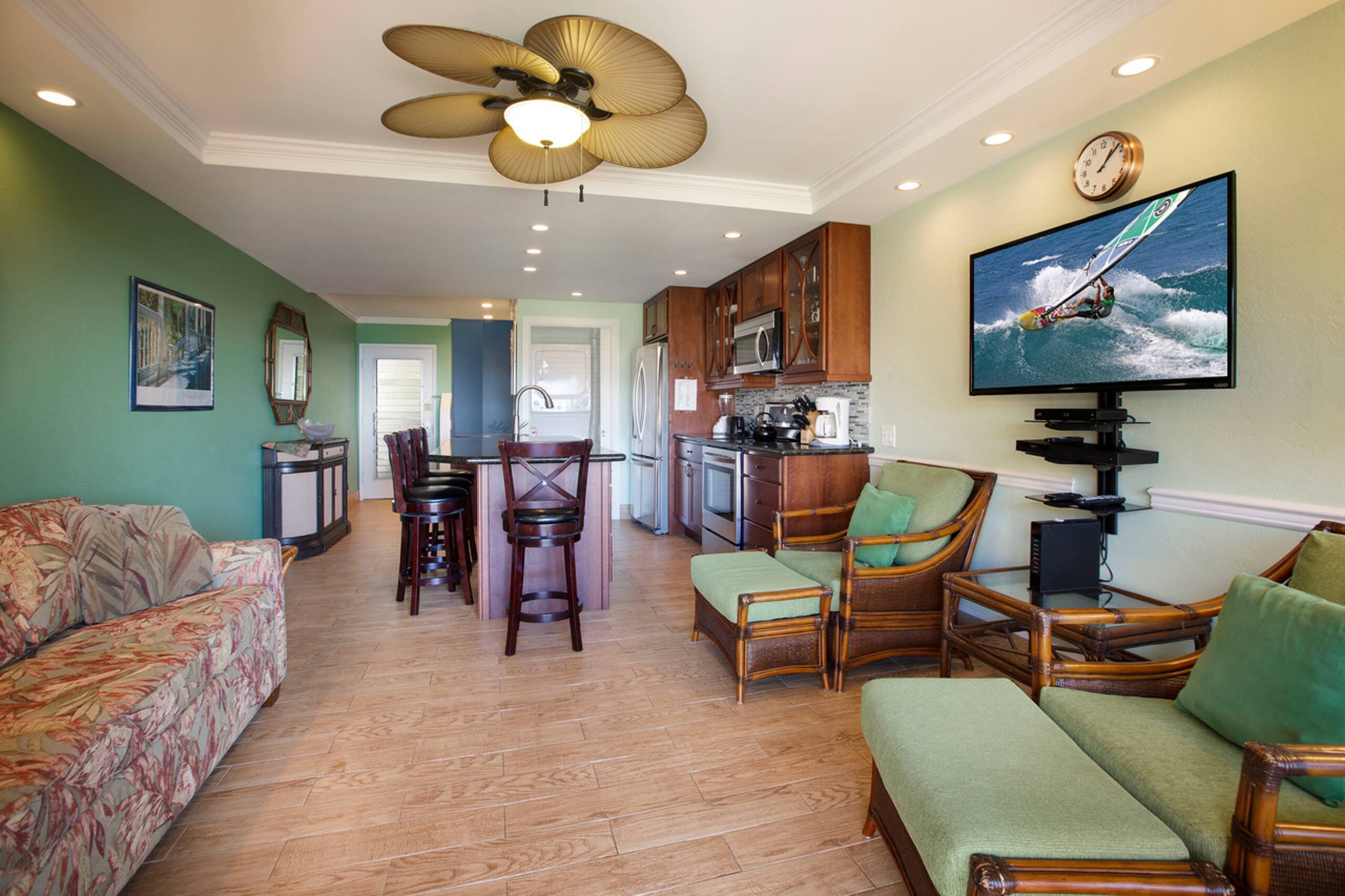 Condo in Lahaina · ★4.43 · 2 bedrooms · 4 beds · 2.5 private baths - Image 4