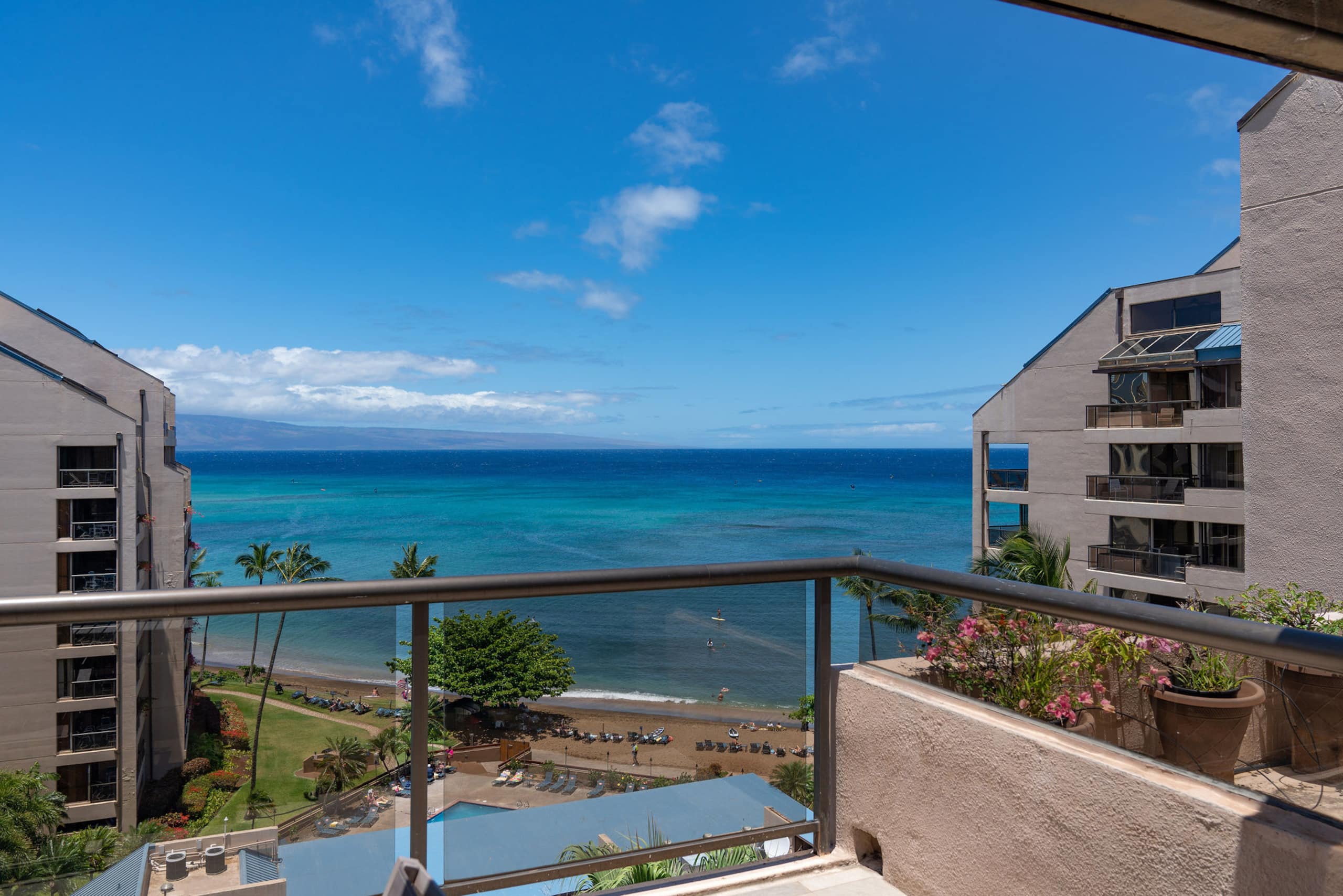 Condo in Lahaina · ★4.89 · 3 bedrooms · 5 beds · 3 private baths - Image 2