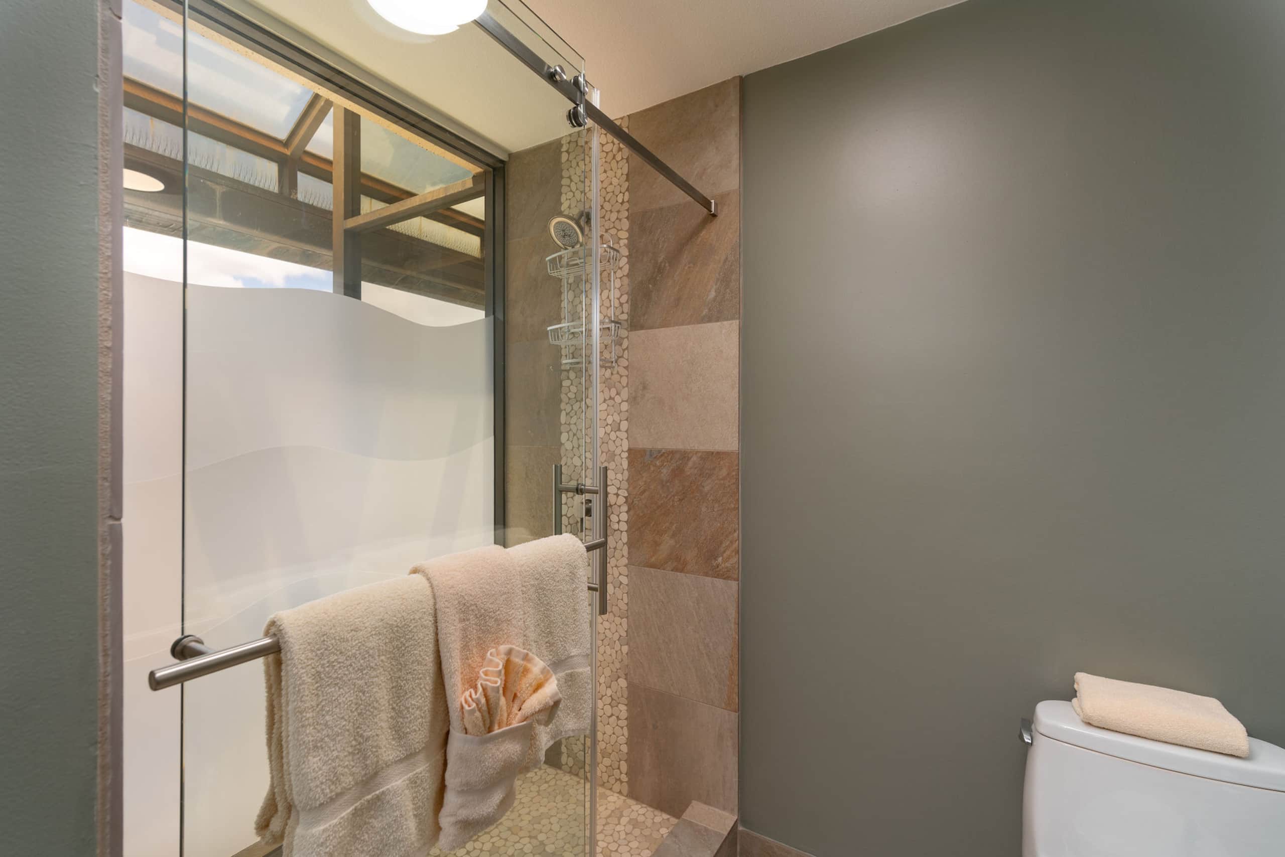 Condo in Lahaina · ★4.89 · 3 bedrooms · 5 beds · 3 private baths - Image 28